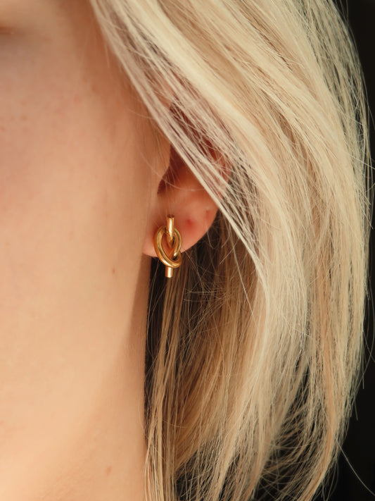 Trendy knoop oorbellen