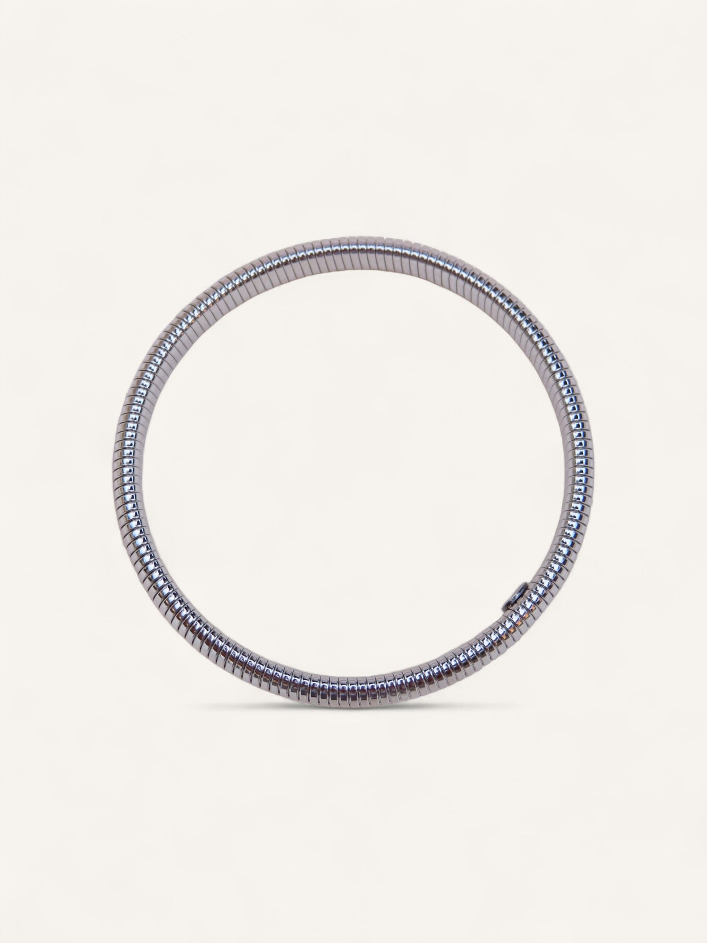 Bold bangle armband