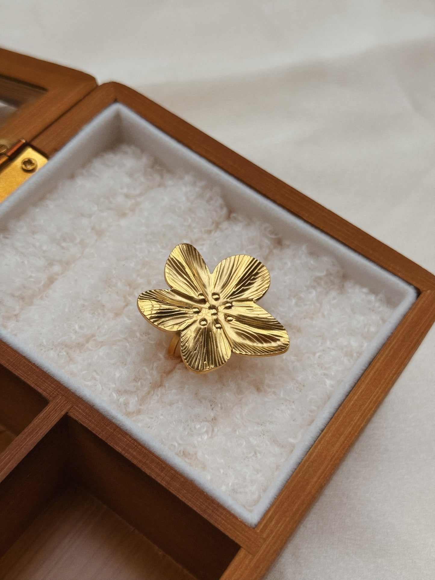 Grote bloemen ring verstelbaar